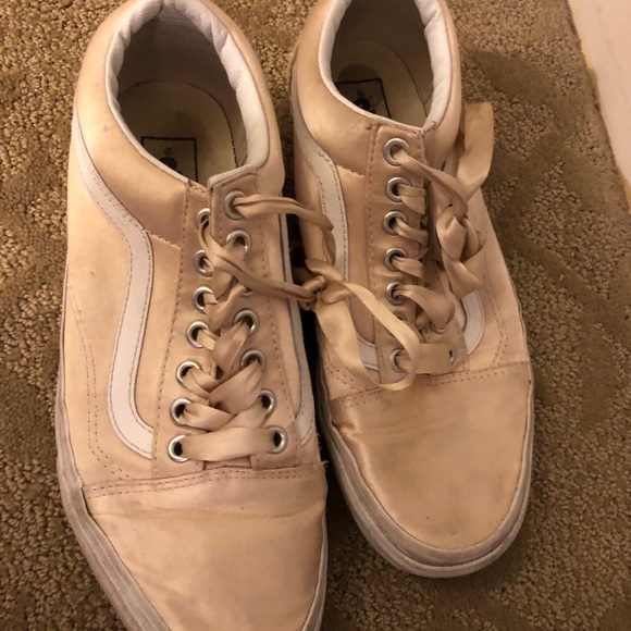 BARELY WORN SATIN CREAM/LIGHT PINK OLD SKOOL VANZ - Picture 2 of 3